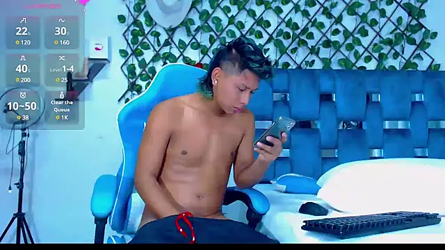 Snapshot of Hakim_prettynigg chatting on 12/06/24, 03:22 Hakim prettynigg online show from 12/06/24, 03:22