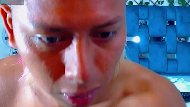 Snapshot of Hakim_prettynigg chatting on 12/15/24, 03:42 Hakim prettynigg online show from 12/15/24, 03:42