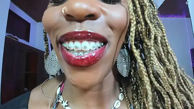 TAYLORR778 online show from 10/04/25, 04:27