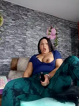 Danna Paolaa  online show from 02/05/25, 06:46