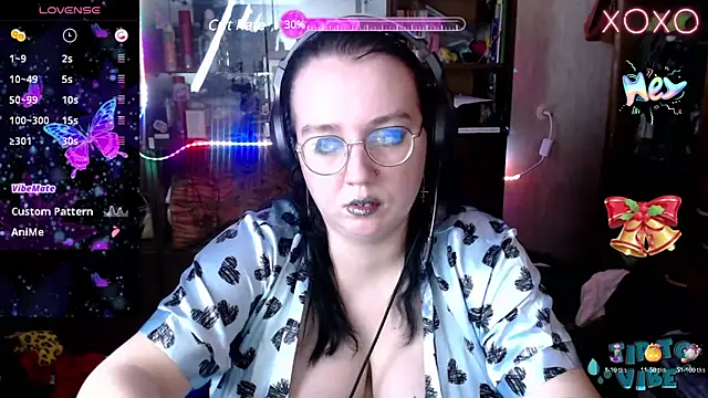 Snapshot of LeonaHarrison chatting on 12/09/24, 10:11 LeonaHarrison online show from 12/09/24, 10:11