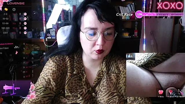 Snapshot of LeonaHarrison chatting on 10/07/25, 04:09 LeonaHarrison online show from 10/07/25, 04:09