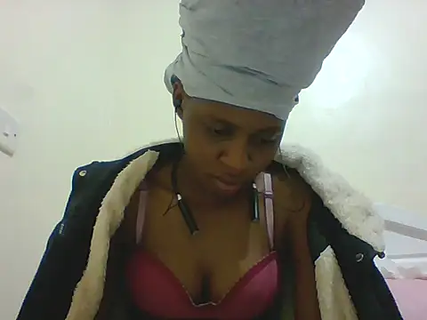 Snapshot of sabssexy chatting on 06/15/26, 01:24 sabssexy online show from 06/15/26, 01:24