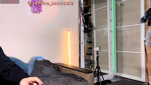 Snapshot of sabrinasmith23 chatting on 09/25/25, 06:44 sabrinasmith23 online show from 09/25/25, 06:44