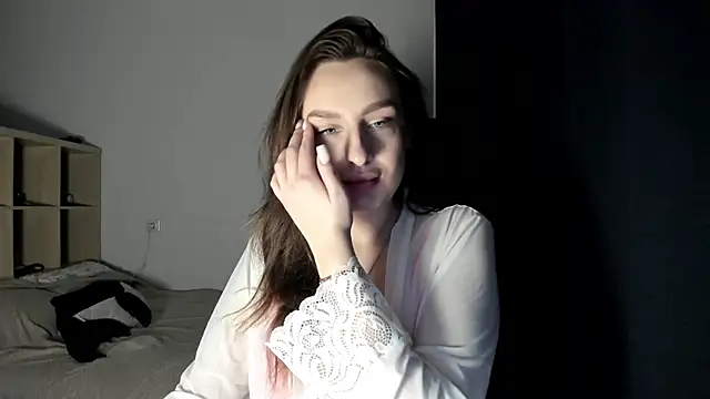 Snapshot of Ella___Bell chatting on 02/11/25, 06:30 Ella   Bell online show from 02/11/25, 06:30