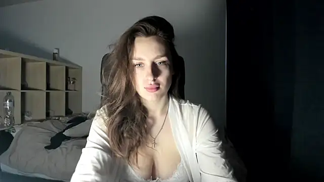 Snapshot of Ella___Bell chatting on 02/24/25, 06:27 Ella   Bell online show from 02/24/25, 06:27