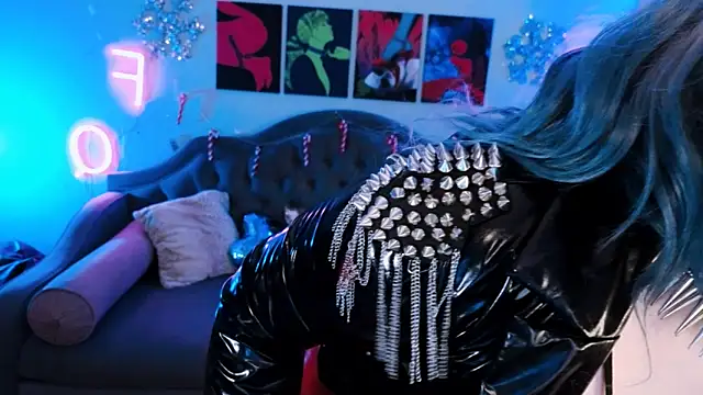 Snapshot of wickedxqueen chatting on 12/29/24, 03:11 wickedxqueen online show from 12/29/24, 03:11