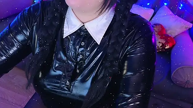 Snapshot of wickedxqueen chatting on 01/01/25, 11:40 wickedxqueen online show from 01/01/25, 11:40