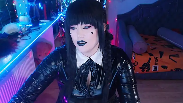 Snapshot of wickedxqueen chatting on 01/23/25, 04:41 wickedxqueen online show from 01/23/25, 04:41