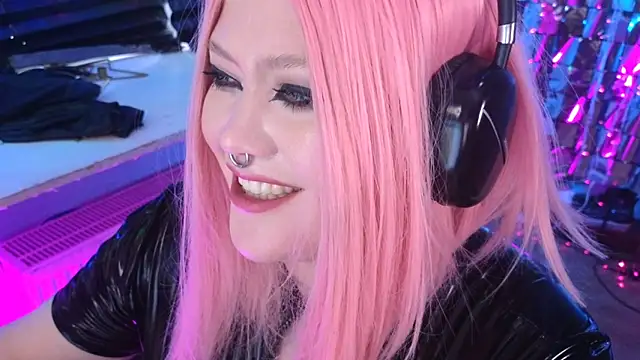 Snapshot of wickedxqueen chatting on 03/03/25, 08:27 wickedxqueen online show from 03/03/25, 08:27