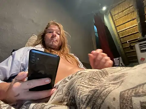 Snapshot of Salted_Playday chatting on 02/12/25, 02:45 Salted Playday online show from 02/12/25, 02:45