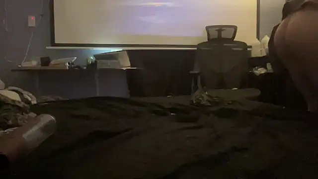 Snapshot of Fr4nk1eFFuxxx chatting on 09/19/25, 10:10 Fr4nk1eFFuxxx online show from 09/19/25, 10:10