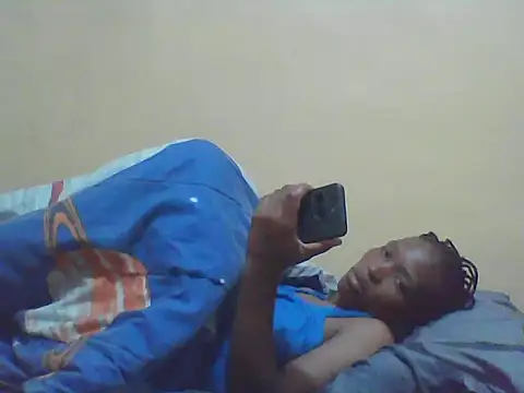 Snapshot of Smillie_prety chatting on 12/21/25, 05:36 Smillie prety online show from 12/21/25, 05:36