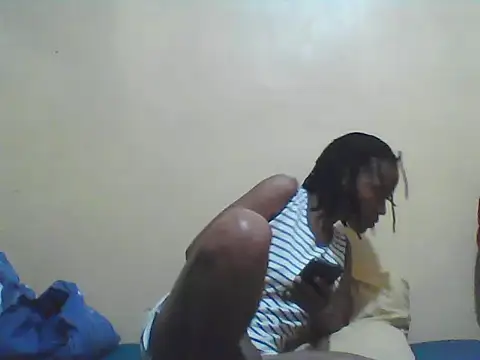 Snapshot of Smillie_prety chatting on 12/23/25, 03:26 Smillie prety online show from 12/23/25, 03:26