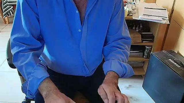 Snapshot of angelgarcia269 chatting on 11/01/25, 12:51 angelgarcia269 online show from 11/01/25, 12:51