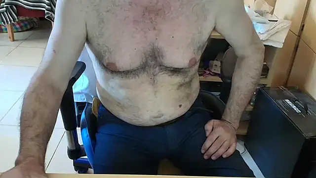 Snapshot of angelgarcia269 chatting on 11/15/25, 02:02 angelgarcia269 online show from 11/15/25, 02:02