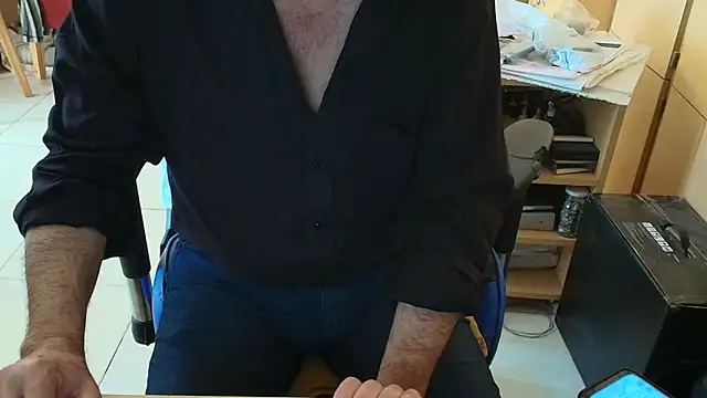 Snapshot of angelgarcia269 chatting on 11/17/25, 11:16 angelgarcia269 online show from 11/17/25, 11:16