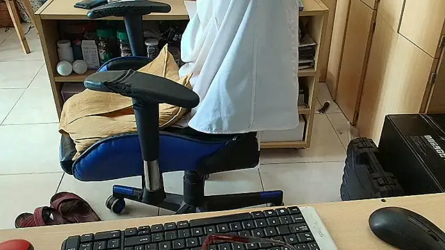 Snapshot of angelgarcia269 chatting on 03/18/26, 11:57 angelgarcia269 online show from 03/18/26, 11:57