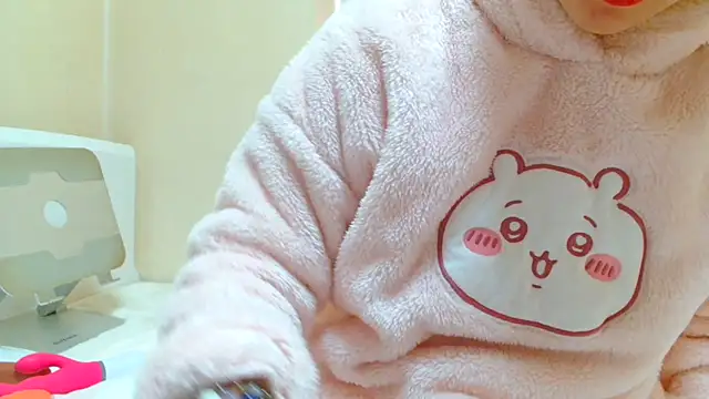 Snapshot of liliyRiSAcha-n chatting on 02/14/25, 04:47 liliyRiSAcha-n online show from 02/14/25, 04:47