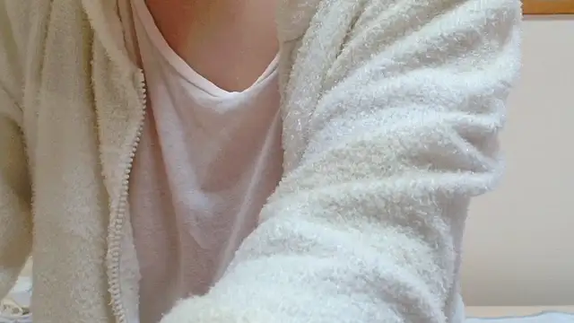 Snapshot of liliyRiSAcha-n chatting on 10/06/25, 05:49 liliyRiSAcha-n online show from 10/06/25, 05:49