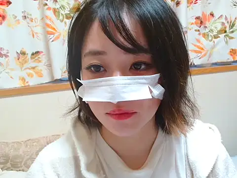 Snapshot of liliyRiSAcha-n chatting on 10/16/25, 07:20 liliyRiSAcha-n online show from 10/16/25, 07:20