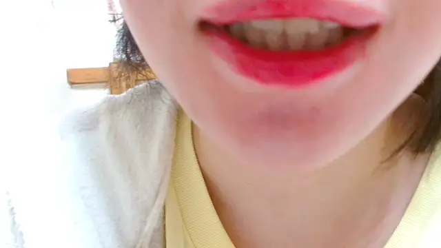 Snapshot of liliyRiSAcha-n chatting on 11/17/25, 04:51 liliyRiSAcha-n online show from 11/17/25, 04:51