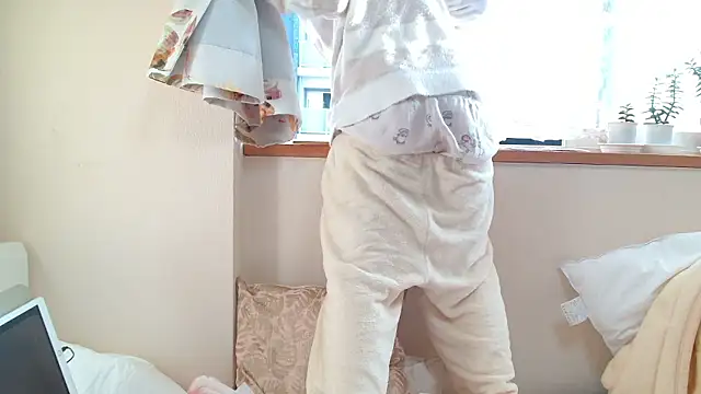 Snapshot of liliyRiSAcha-n chatting on 02/26/26, 06:45 liliyRiSAcha-n online show from 02/26/26, 06:45