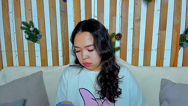 Snapshot of Kris_top_Lee chatting on 12/15/24, 01:57 Kris top Lee online show from 12/15/24, 01:57