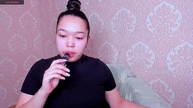 Snapshot of Kris_top_Lee chatting on 04/07/26, 02:45 Kris top Lee online show from 04/07/26, 02:45