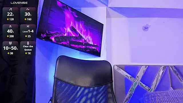 Snapshot of Fenty_XX chatting on 01/31/25, 08:12 Fenty XX online show from 01/31/25, 08:12