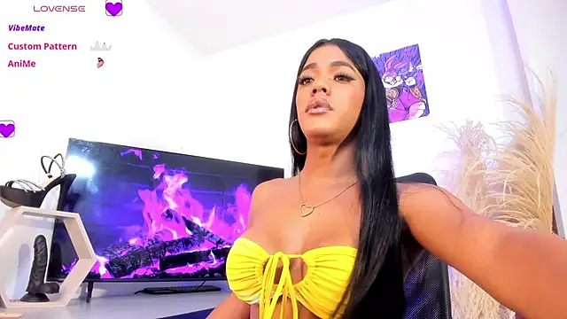 Snapshot of Fenty_XX chatting on 09/26/25, 08:35 Fenty XX online show from 09/26/25, 08:35