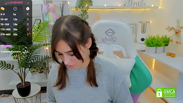  Eliizabeth  online show from 01/28/25, 10:34