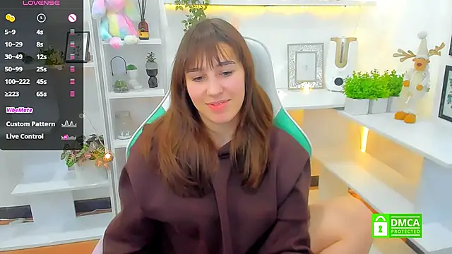  Eliizabeth  online show from 02/10/25, 12:19