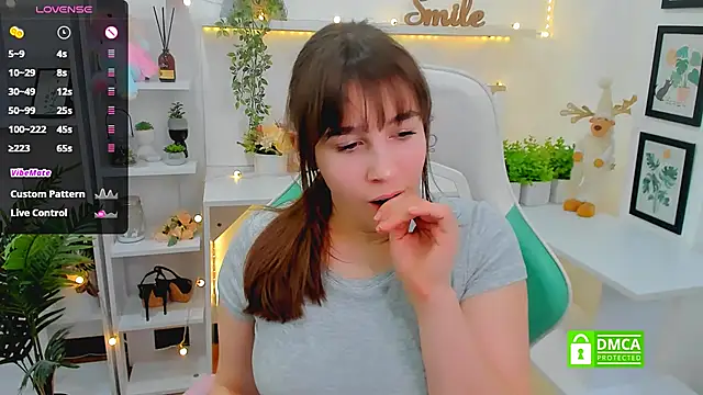  Eliizabeth  online show from 02/19/25, 09:47