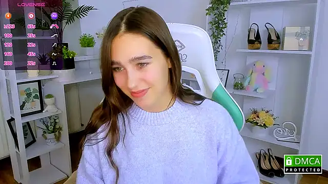  Eliizabeth  online show from 12/14/25, 09:19