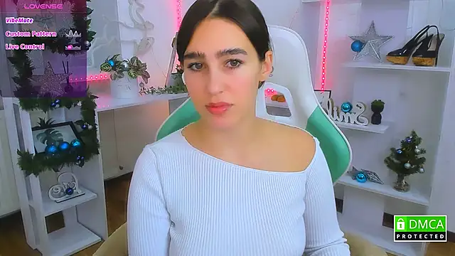  Eliizabeth  online show from 12/21/25, 09:22