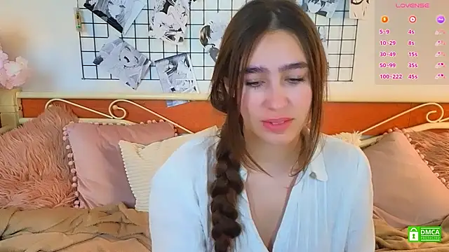 Snapshot of _Eliizabeth_ chatting on 05/10/26, 12:27 Eliizabeth online show from 05/10/26, 12:27