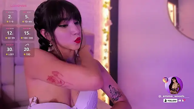 Snapshot of emma_woods_ chatting on 12/05/24, 06:33 emma woods online show from 12/05/24, 06:33