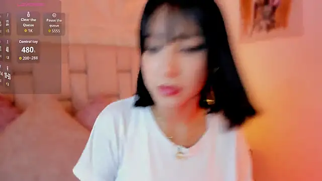 Snapshot of emma_woods_ chatting on 10/10/25, 07:35 emma woods online show from 10/10/25, 07:35