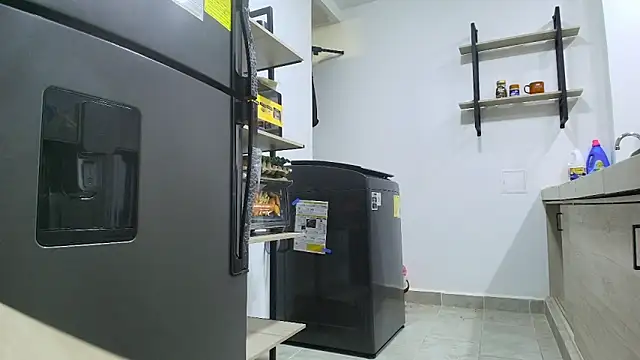 Snapshot of roxana_collins chatting on 03/11/26, 02:28 roxana collins online show from 03/11/26, 02:28