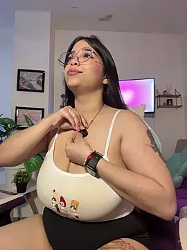 tati reyess online show from 06/27/26, 12:22