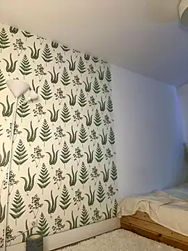 Snapshot of Marie_Diaze chatting on 12/02/24, 09:02 Marie Diaze online show from 12/02/24, 09:02