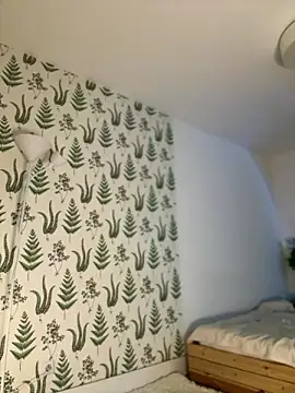 Snapshot of Marie_Diaze chatting on 12/07/24, 08:44 Marie Diaze online show from 12/07/24, 08:44