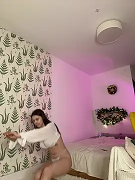 Snapshot of Marie_Diaze chatting on 12/15/24, 08:52 Marie Diaze online show from 12/15/24, 08:52