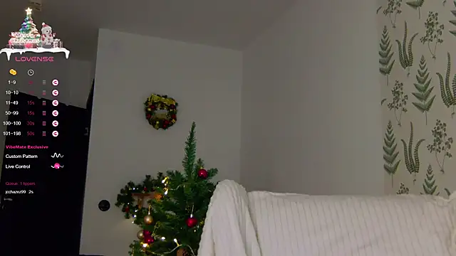 Snapshot of Marie_Diaze chatting on 12/30/24, 08:43 Marie Diaze online show from 12/30/24, 08:43