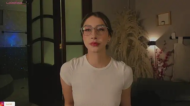 Snapshot of lua_ferch__ chatting on 02/15/25, 12:54 lua ferch online show from 02/15/25, 12:54