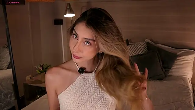 lua ferch   online show from 06/18/26, 01:04