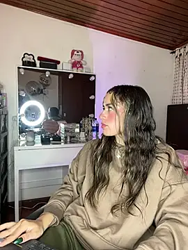 Snapshot of Natalia_Suarez chatting on 03/07/25, 03:40 Natalia Suarez online show from 03/07/25, 03:40