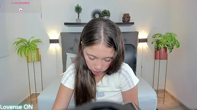 nataly rodri online show from 11/27/25, 02:02