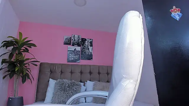 aleja cute  online show from 12/18/24, 04:42